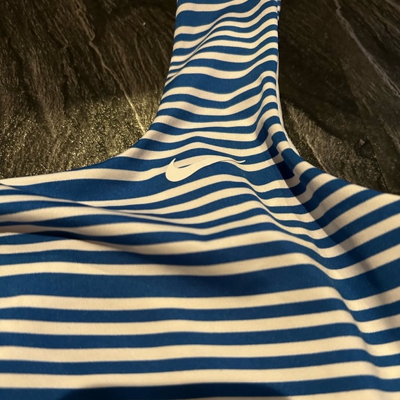 Nike Reversible bikini top - Picture 3 of 9